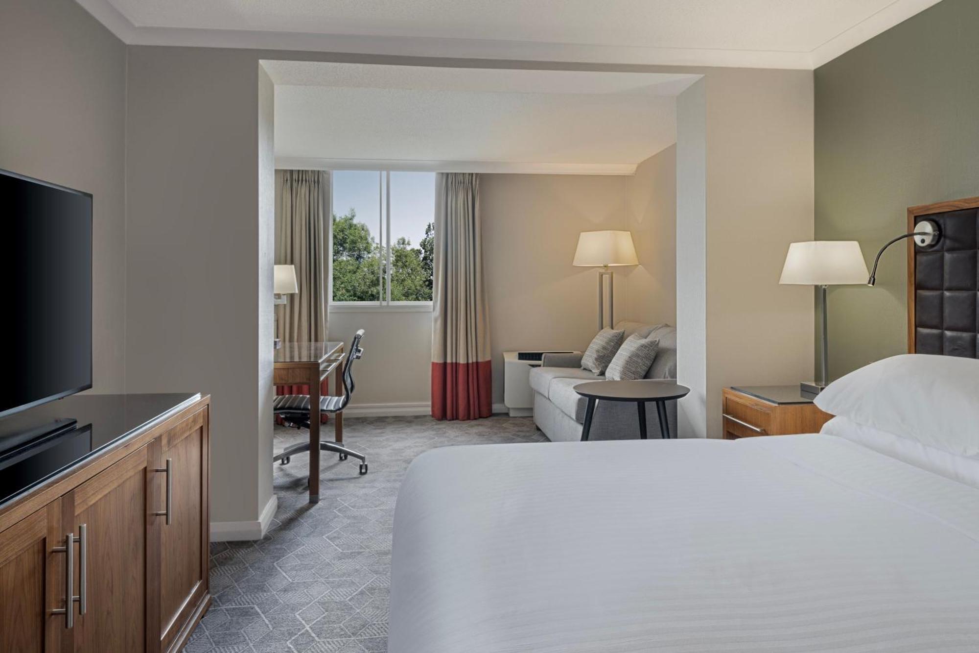Delta Hotels By Marriott EDI Exterior foto